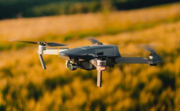 Survol de drone sur la commune de Biot par la société Enedis