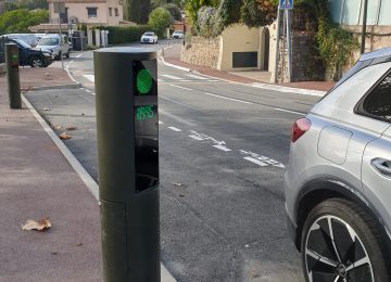 Chemin Neuf : Installation de bornes dynamiques “Arrêt minute”